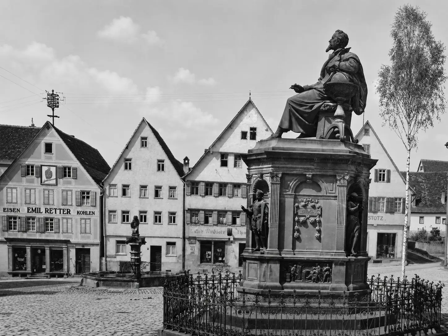 Historischer Marktplatz in Weil der Stadt mit dem Laden Eisen · Emil Retter · Kohlen